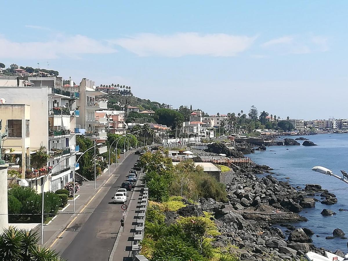 Апартаменты La Terrazza Dei Normanni Ачи Костелло Экстерьер фото